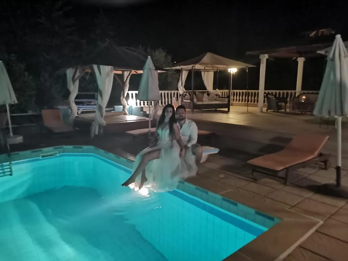 Villa Askamnia And Suites Nikiti  Greece