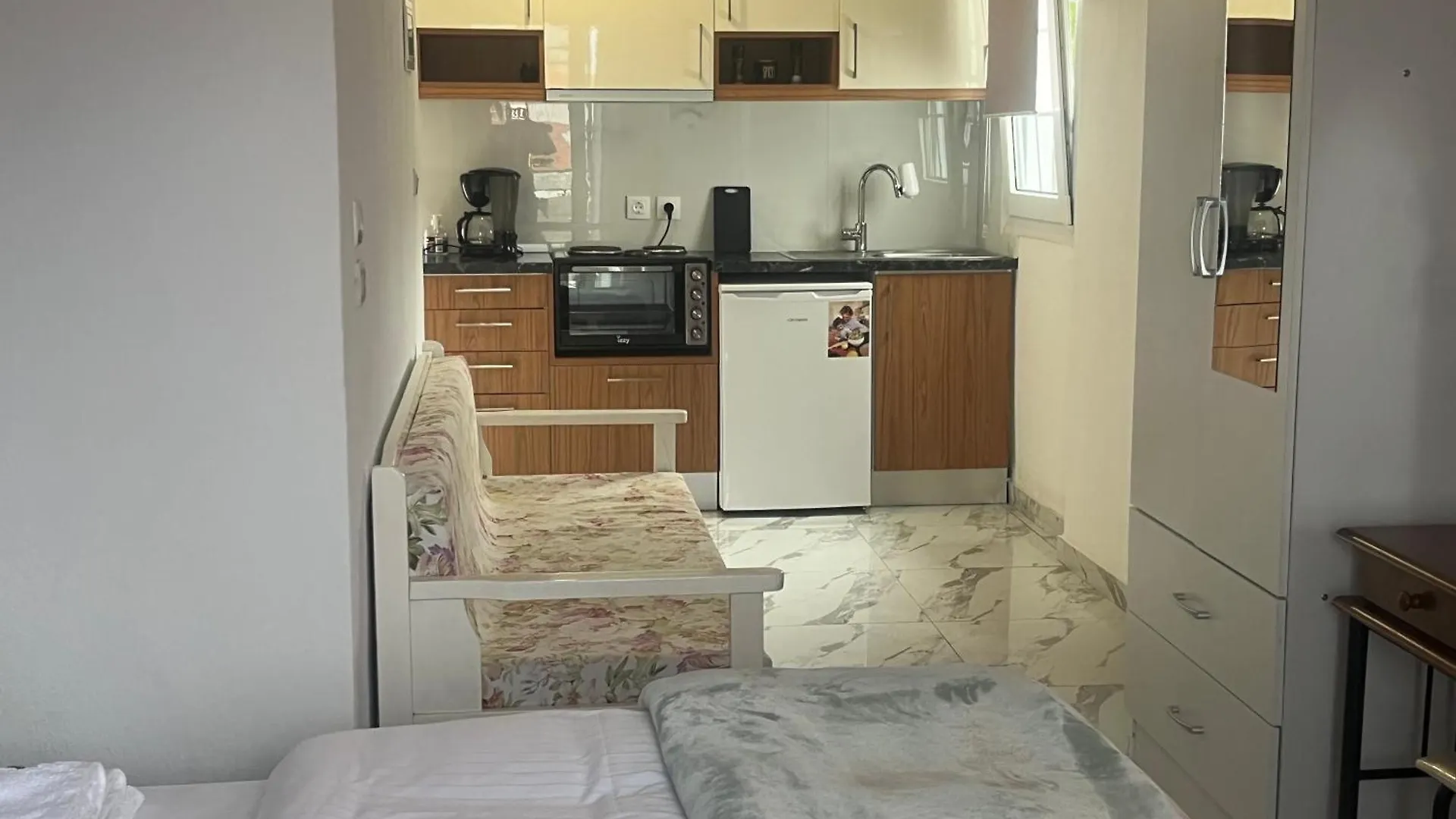 Villa Askamnia And Suites 니키티 4*,