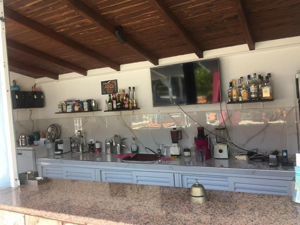 Villa Askamnia And Suites نيكيتي اليونان