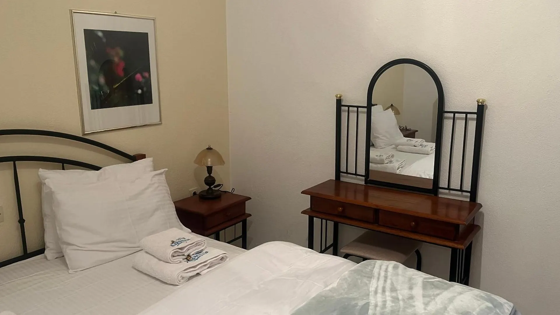 Villa Askamnia And Suites نيكيتي 4*,  اليونان